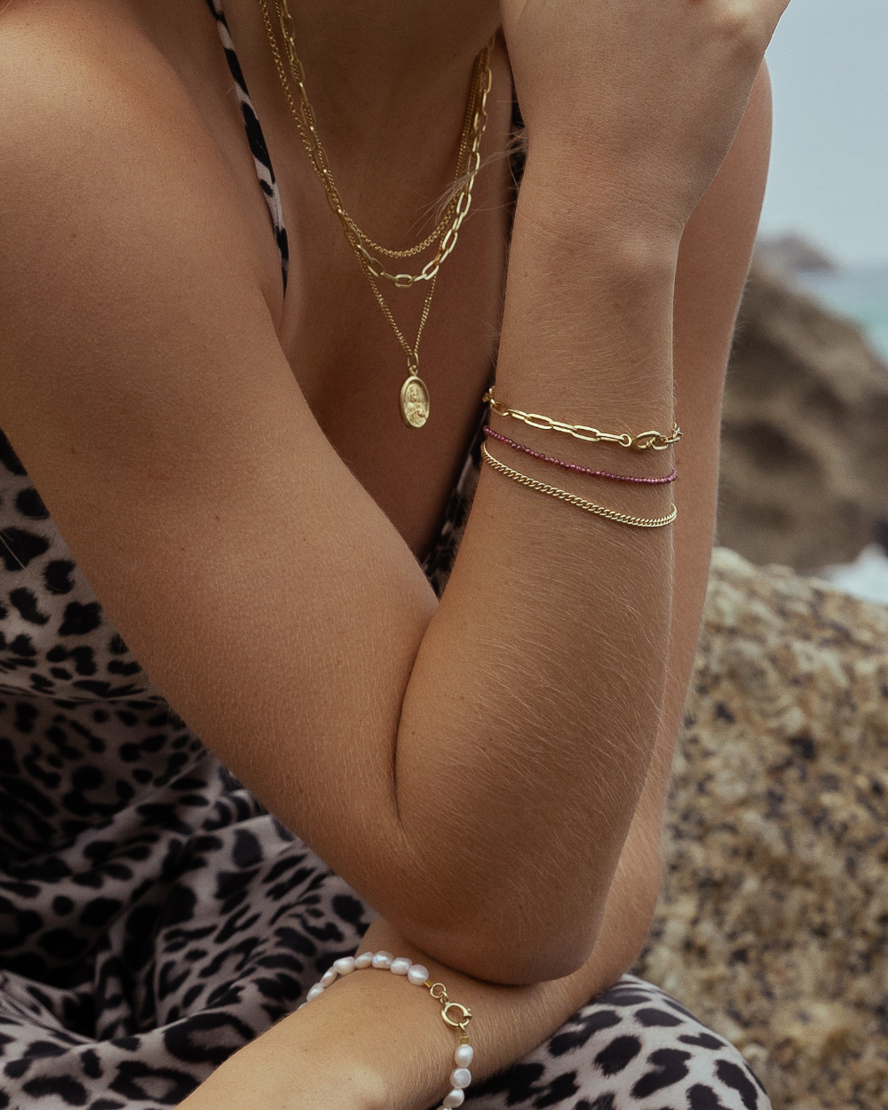 Wanted. Gold.