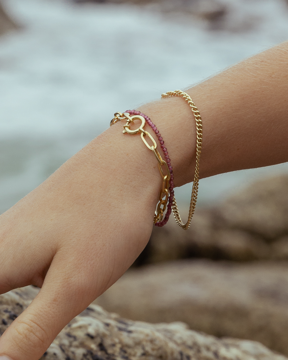 Paradise - Garnet. Gold.